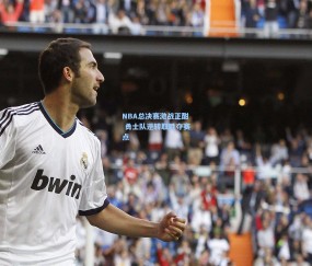 【开云】NBA总决赛激战正酣 勇士队逆转取胜夺赛点