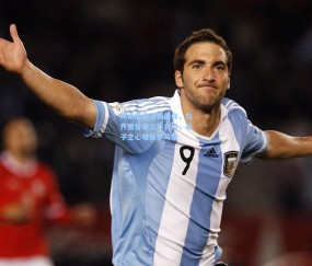 开云_姆希塔良深情剖白，拉齐奥曾递三年合约，赤子之心难负罗马情