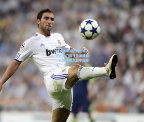 开云体育官网：哈兰德盛赞防线稳固，意大利门将神勇难破局—欧洲杯焦点战平局收场